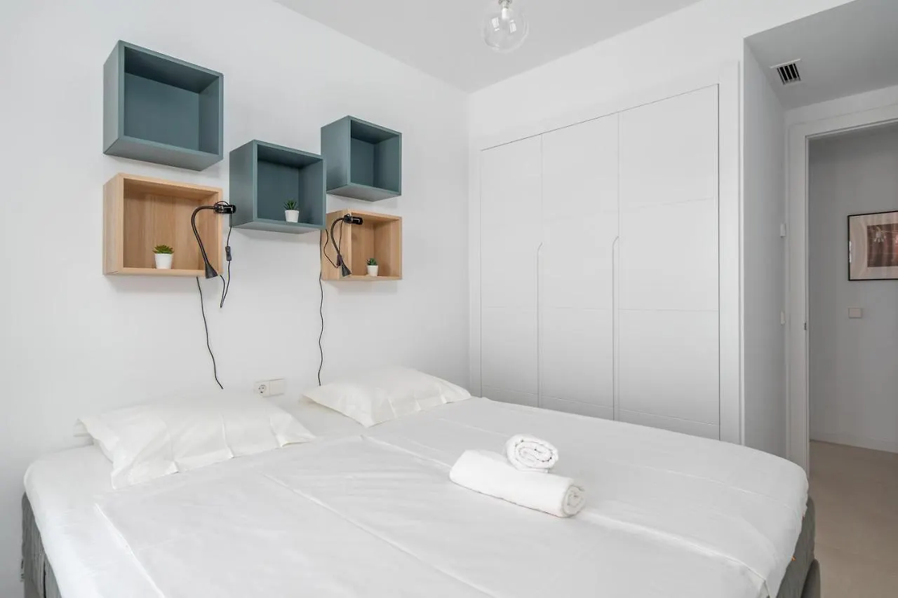 Stunning Flat In Middel Views El Higueron Gym&Pool By Costarentals - Ref 130 フエンヒロラ 0*,  スペイン